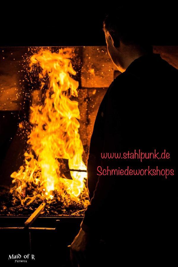 Hof Vierzehnender Im Hohen Venn - 70Qm Fachwerk-Studio - Grosses Wohn-Schlafzimmer Mit Dachterrasse Und Kaminofen - Separate Kueche - Perfekt Fuer Paare - Monschau - Eifel - Hunde Willkommen - Islandpferde ภายนอก รูปภาพ