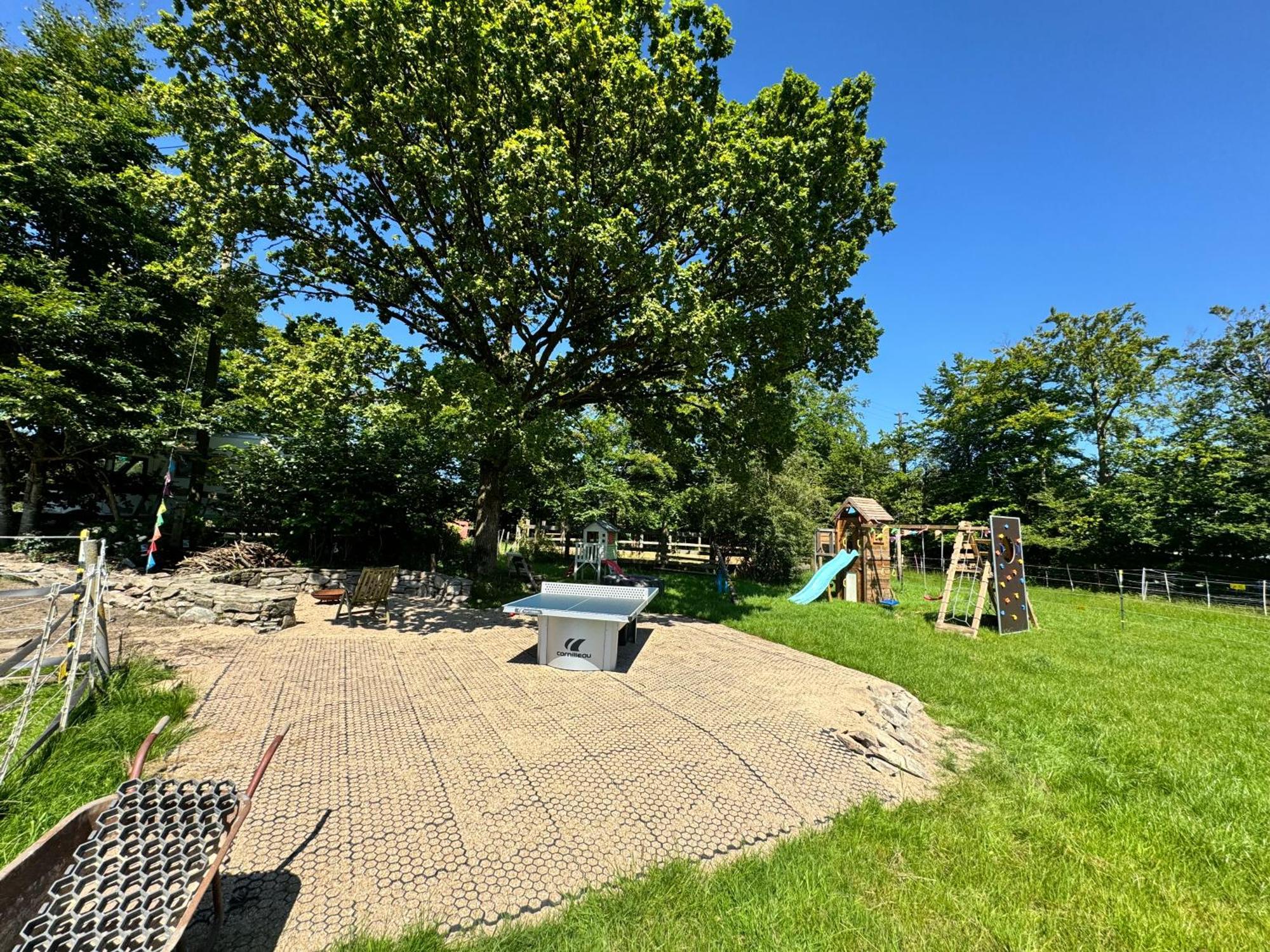 Hof Vierzehnender Im Hohen Venn - 70Qm Fachwerk-Studio - Grosses Wohn-Schlafzimmer Mit Dachterrasse Und Kaminofen - Separate Kueche - Perfekt Fuer Paare - Monschau - Eifel - Hunde Willkommen - Islandpferde ภายนอก รูปภาพ